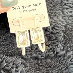 White earrings with crystal stones! 🌟NEW🌟